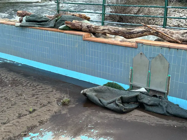 estado da piscina na Carixa